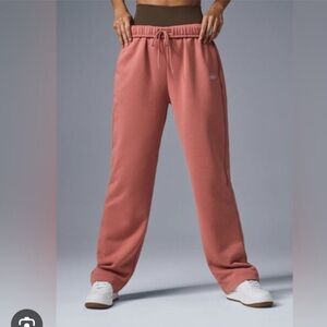LIKE NEW ALO Accolade Straight Leg Sweatpant, Soft Terracotta, size S